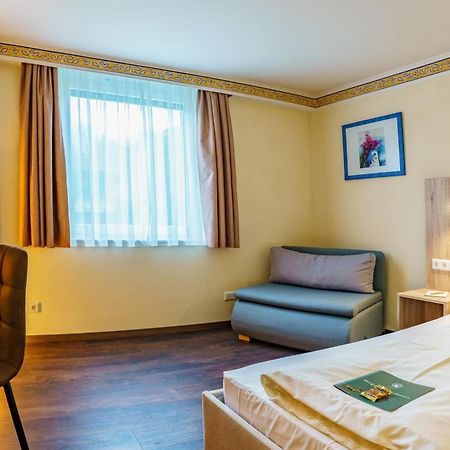 Akzent Hotel Restaurant Hirsch Heidenheim an der Brenz Esterno foto