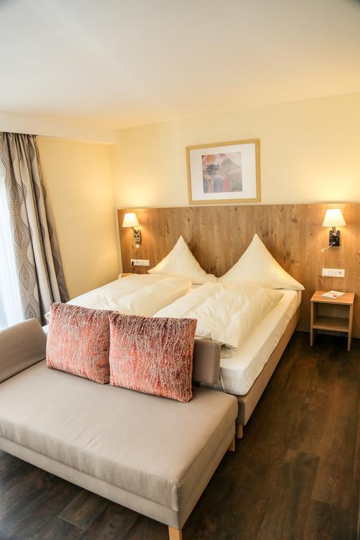 Akzent Hotel Restaurant Hirsch Heidenheim an der Brenz Esterno foto