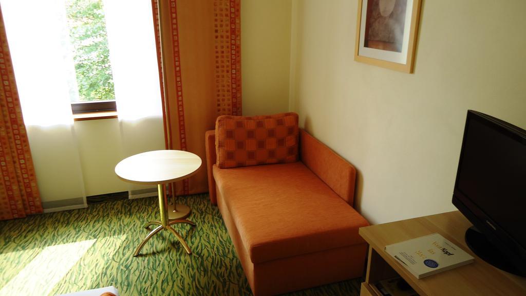 Akzent Hotel Restaurant Hirsch Heidenheim an der Brenz Esterno foto