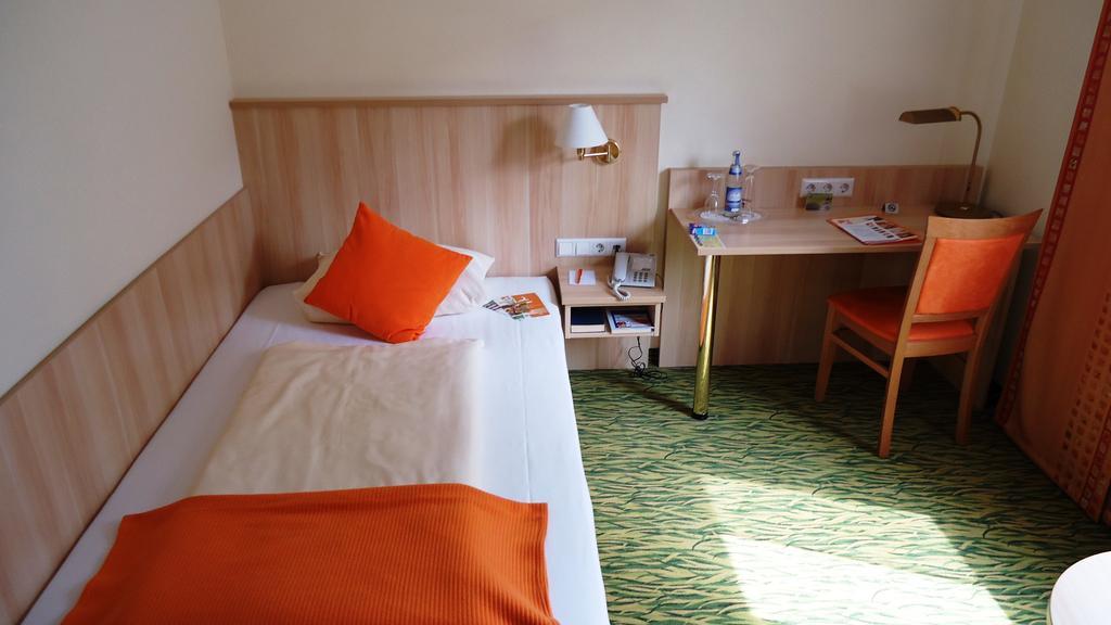 Akzent Hotel Restaurant Hirsch Heidenheim an der Brenz Esterno foto