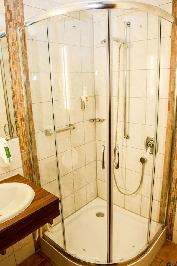 Akzent Hotel Restaurant Hirsch Heidenheim an der Brenz Esterno foto